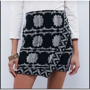 606. Free people Aztec print sweater skirt Large